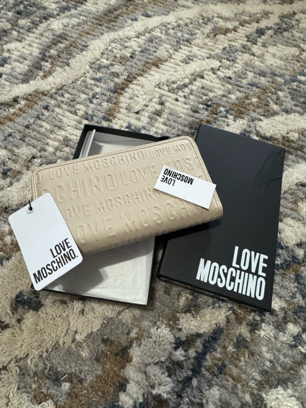 Love Moschino Beige Embossed Zip-Around Wallet - Picture 5 of 6